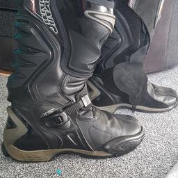 Teknic motorcycle boots
in good used condition
Collection clay cross