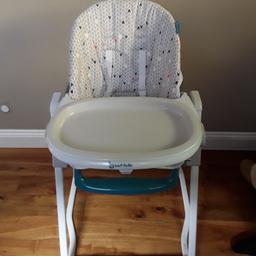 Badabulle compact baby high chair,folding,height-adjustable with reclining backrest.