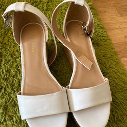 White wedges sandals size 6 with tags new look
