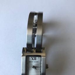 Sehr schöne GERRY WEBER
Spangen-Armbanduhr mit
neuer Batterie
