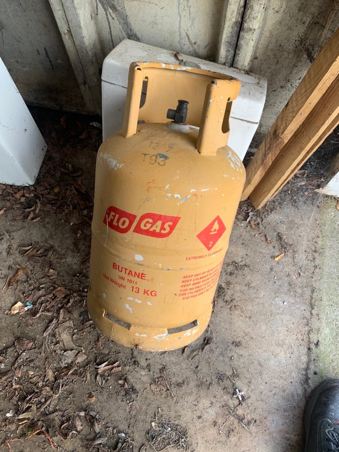 Gas bottle 13kg empty in B37 Solihull für £ 20,00 zum Verkauf Shpock AT