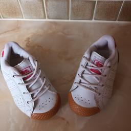 LOVELY UNISEX TRAINERS. ELASTICATED LACES FOR EASY FIT.
