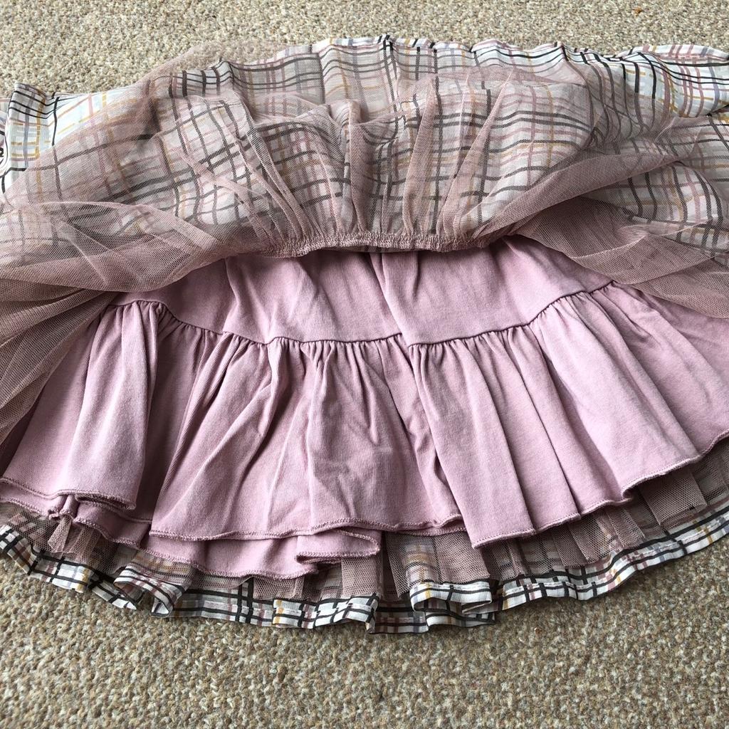 Beautiful skirt Next
Fully lined
New, without tags, never worn
Size 3 - 4 years but I would say it will fit up to 5 years