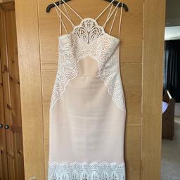 Lipsy pale pink and white dress
Lovely white embroidery on the front and back, small slit at the back so it’s easier to walk in
Full working zipper up the back
Size 10
Lovely dress!
Good condition, worn once to a Wedding
Postage £3.60 with RoyalMail signed for