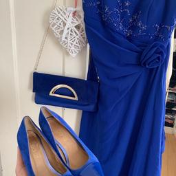 In excellent condition ! Dress is from ANGEL FOREVER 
Bag
Shoes 👠 size 4/5
Bag and shoes are from ALDO 
