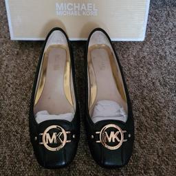 Michael kors flat store shoes sale