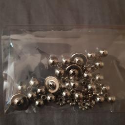 different sized silver metal beads in pack.
Selling other items please check them out.
Collection only b33