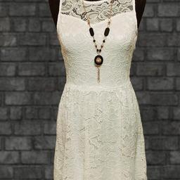 biete hier dieses hübsche Sommerkleid in der Farbe Ivory weiß Gr. XS

noch ungetragen ohne Mängel
zum günstigen Festpreis von nur 23€

Versand ist möglich + Portokosten
