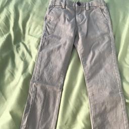 QUICK SELL PLS.
Selling this immaculate condition boys slim fit cotton trousers in beige colour. Nice n soft. Size 3 yrs.