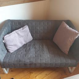 Meine kleine Couch passt in die kleinste Nische. 
Maße 120x75x72

Bezug abnehmbar und waschbar.
Wenn du möchtest, kannst die zwei Polster gern dazu haben :)
Abholung in Mieming.