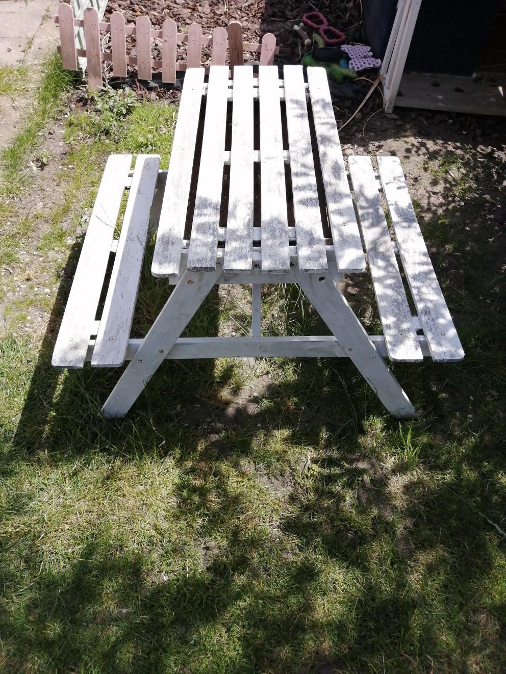 childrens picnic bench in B26 Birmingham for £5.00 for sale Shpock