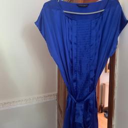Dorothy Perkins will fit size 14/16
Blue silky top
Size 16
Tie detail

**Please see my other items**
Can save on postage on multiple items