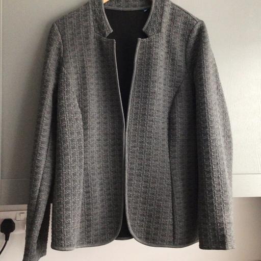 Buy & Sell West Yorkshire Wakefield - Photos for LADIES JACKET SIZE 16/18 £3