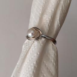 Ernest jones sales pearl ring