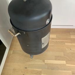 Black chamber smoker / bbq in good used condition, has grill as shown in photo, perfect for smoking meet or just regular BBQs collection Chelmsford