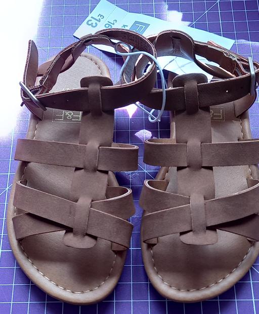 Buy & Sell Pembrokeshire - Wales Clarbeston Road - Pembrokeshire - Photos for Girls sandals - Size 9