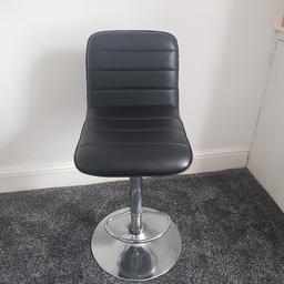 2 dining chairs , has been used but is in perfect condition , no tears and wears
1 for £20
collection only