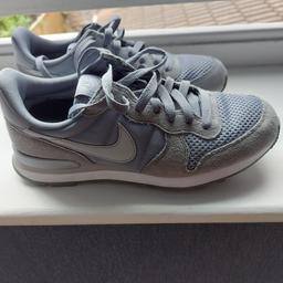 Grey Nike trainers size 6, only worn twice.