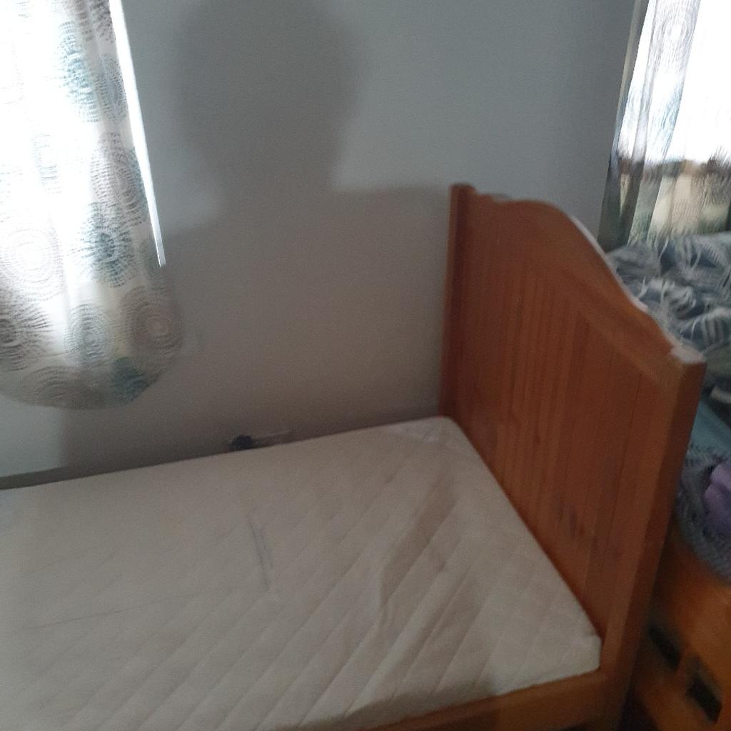 cot and cot bed mamas and papas in B10 Birmingham für £ 20,00 zum