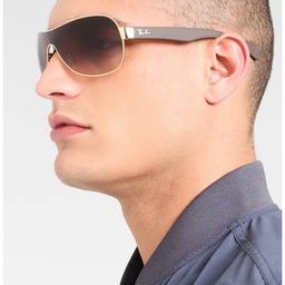 Unbenutzte Rayban Pilotenbrille
Farbe: Braun mit Goldumrandung.

Und die Blicke gehören Dir! 😎
Abholung oder Versand.

Preis ist inkl. versichertem Versand.

Kein Umtausch & keine Gewährleistungs- & Garantieansprüche.