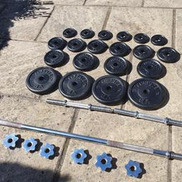 cast iron weight set with barbell and two dumbell bars.

ideal for home workouts. relatively small cast iron weights can be stored easily

40.5kgs

4x 5kg
4x 2.5kg
6x 1.25kg
6x 0.5kg
1x barbell
2x dumbell
6x quick release bar clamps