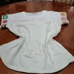 Maglietta bianca cotone con uncinetto alle maniche TG 42 Nuova