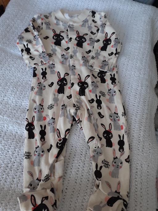 Buy & Sell Derbyshire North East Derbyshire - Photos for 2 pk bunny babygrows