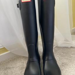 Hunter wellies size 6
Perfect condition.
Perfect for Glastonbury!
Collection Bolton Upon Dearne