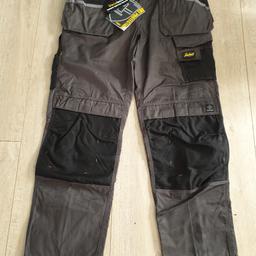 Brand new with tags, snickers work trousers.
They're made of cordura fabric, and with lots of pockets and knee protection pockets.
These are snickers size 154.
Size measurements are in the pictures.
Anyone who knows the price of these new, knows this is a bargain price.  £30 no offers.
Collection from Great Barr/Walsall