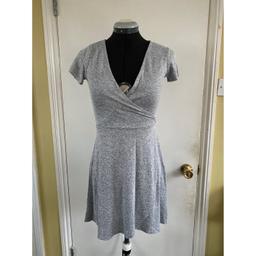 Forever 21 
Size S
Grey wrap over dress