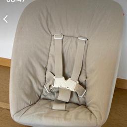 Neugeborenen Aufsatz für Tripp Trapp Stuhl. In gutem Zustand. Kann ab der Geburt verwendet werden bis ca. 9kg.