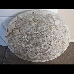 a beautiful morrocan beaded mandala canvas

Great condition

collection only