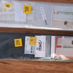 Verkaufe 11 Gardinen mit Klettband für Gardinenschiene

7× weisse 4x Grau
Überwiegend ohne Verpackung.
Hingen bei uns wenige Monate.