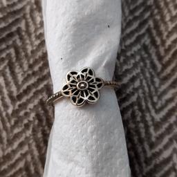 A lovely expertly crafted floral ring from Pandora made of sterling 925 hallmarked silver. 100% genuine, never worn, from a pet-free & smoke-free home, in a pristine condition, size L or 50, with light touches of patina to give a vintage look, this collection is no longer available. Includes the original bag. Cash payment & collection in person only.