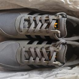 ***SIZE 11 ***
Grey Adidas la trainers only worn twice in very good condition not one scratch
