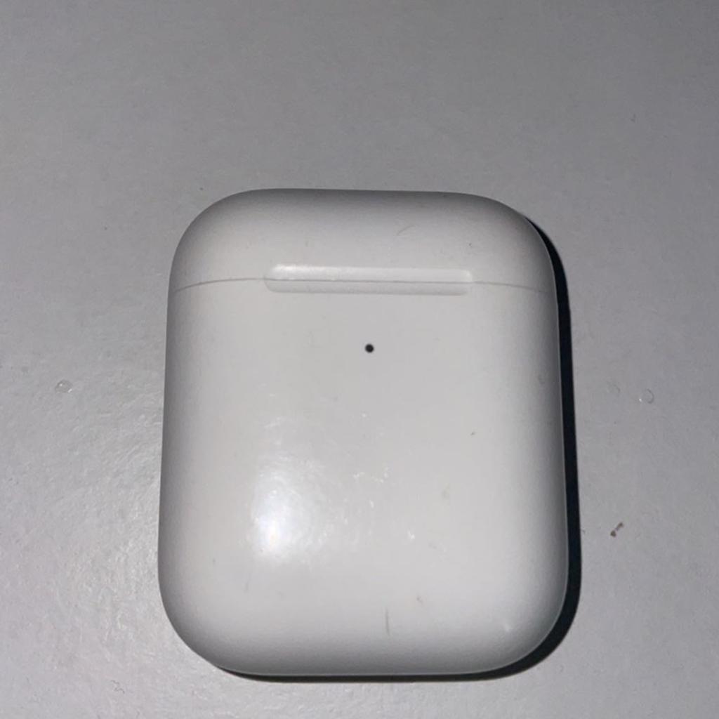 Does Not come with Airpods, just the case
Still works as shown in picture 3
Open to Offers