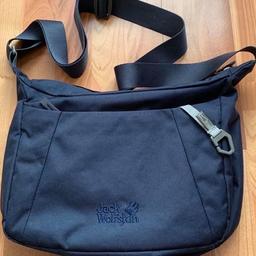Jack Wolfskin Handtasche, sehr guter Zustand, 35x23cm 
Preis 35,00€