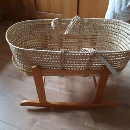 rocking stand
strong basket
all moses basket bedding- plain white in colour

stand is flat packed in its original box