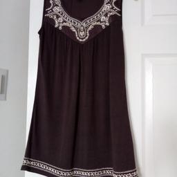 Pretty beaded top size 8 from Warehouse. Good condition. Length 26.5". Collection from WV10 0NZ.