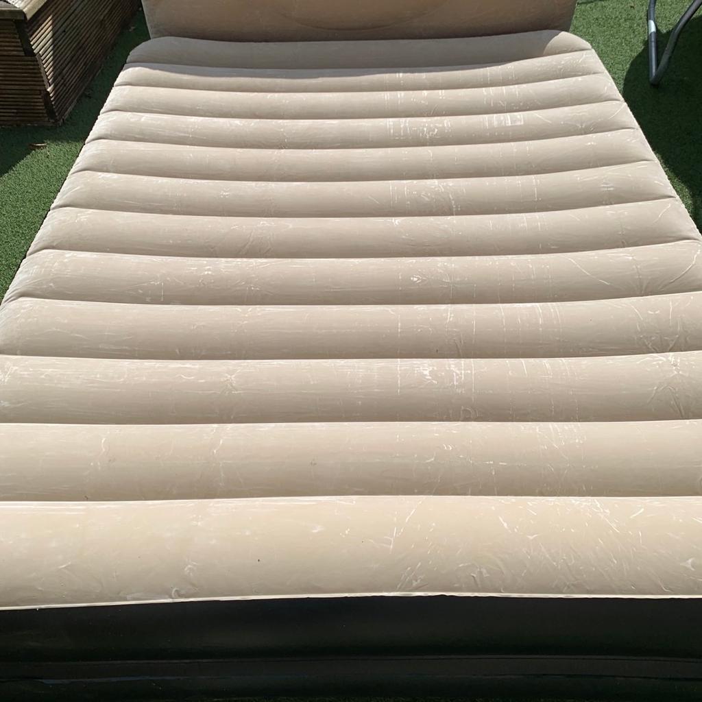 Bestway double air bed. camping in WF8 Wakefield für £ 35,00 zum