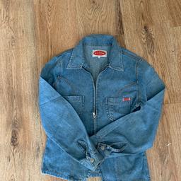 DENIM SHIRT JACKET
MISS SELFRIDGE
ZIP FRONT
BEAUTIFUL AS ITS FITTED

SIZE 10
CAN COMBINE P&P
SEE MY OTHER BARGAINS
