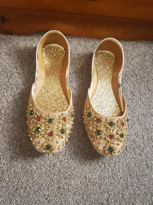 Buy & Sell West Midlands Birmingham - Photos for New Gold kusi flat shoes