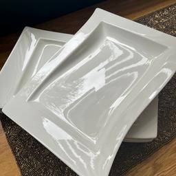 Beautiful rectangular Dinner Plates from the New Wave Range. Perfect condition, used a couple of time. Villeroy are currently selling £30 each