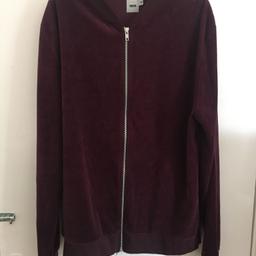 Mens Burgundy bomber for sale. Mens UK Size M. Tags no longer attached and has not been worn outdoors. Still in brand new condition.
Collection in Battersea.