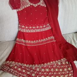 girls Indian beautiful suit its got heavy work on the dress come with scarf pet and smoke free. perfect for
any occasion never worn size 38 without tag pick up
L8 or I can posted