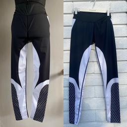 Unknown brand
Sport leggings
I have two sizes - 8 + 10
Black, white and patterned
Excellent condition

£10 for 1 or £12 for 2