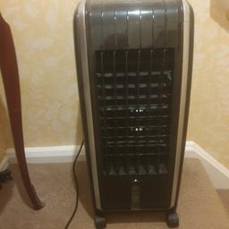 Icycool aircon and heater.Good working condition.Fill the tank up with water and have ice blocks to place in there for even cooler experience.Thanks for looking.