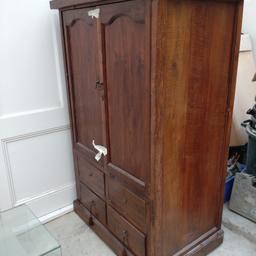 lovely very old wardrobe in good condition.. price for negotiation 😁