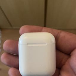 Verkauft wird hier das case von meinen airpods die ich vor 2 Monaten gekauft und verloren habe (original von Apple)

Case funktioniert einwandfrei und wird vor versand desinfiziert

Versand plus 3€