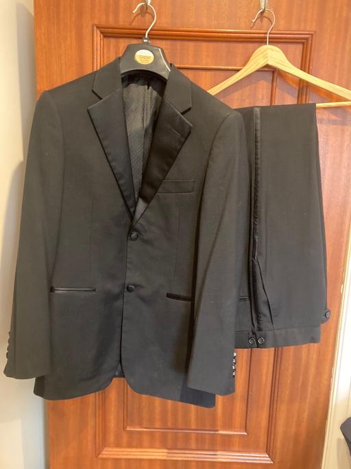 Buy & Sell West Yorkshire Leeds - Photos for Young man’s Prom Suit & Shirt